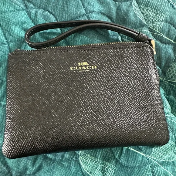 Coach wristlet - Picture 1 of 1